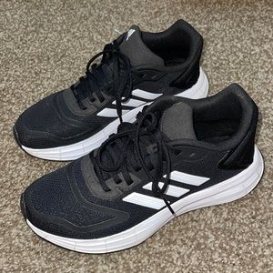 Size 7 Womens Adidas Shoes